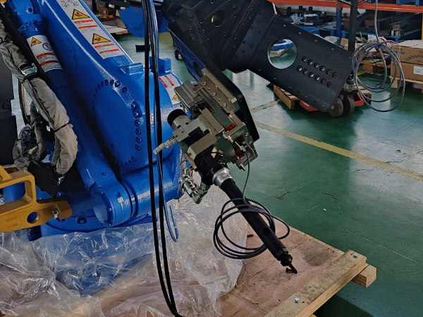 機械臂鉚螺母槍—助力全自動化生產